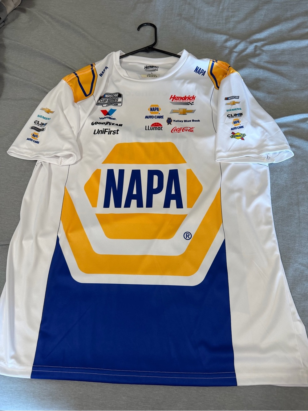Men’s L Chase Elliot driver jersey